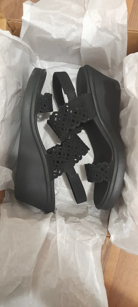 FitFlop Sandals Size 8 Black image indicator(3)