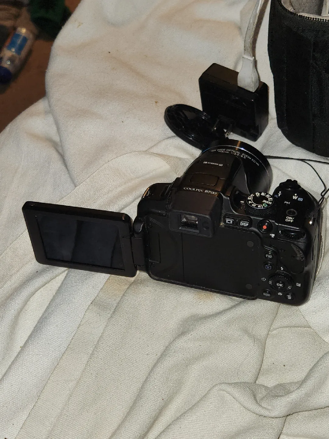 Nikon Coolpix B700 Digital Camera w/ Accessories image indicator(2)