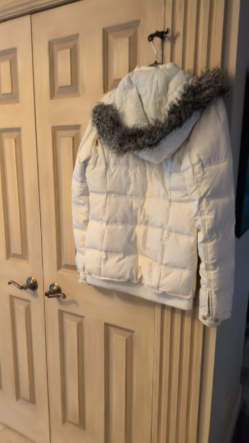 Juicy Couture White Puffer Jacket image indicator(2)