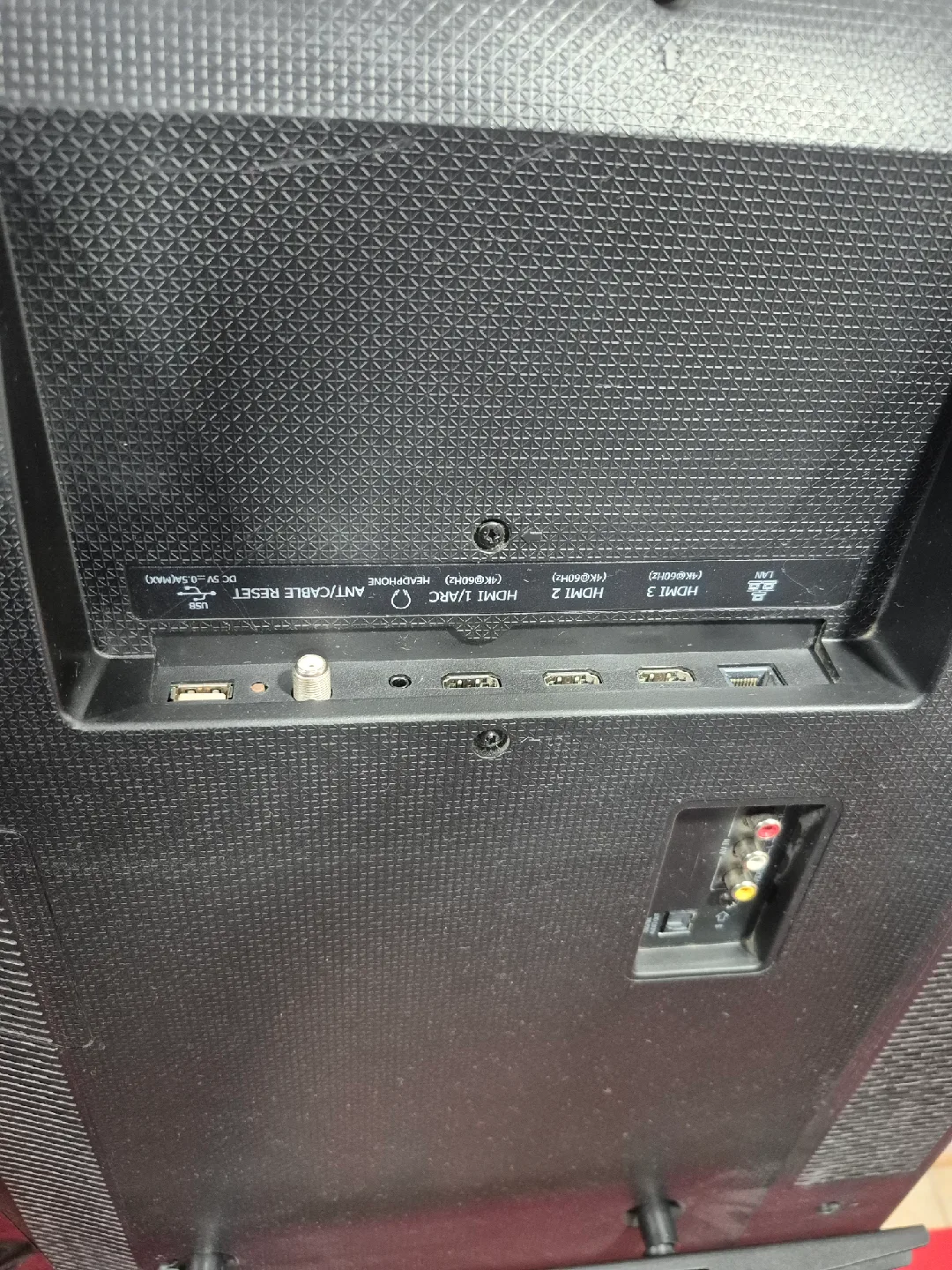 60" Roku 4K Smart LED TV image indicator(3)