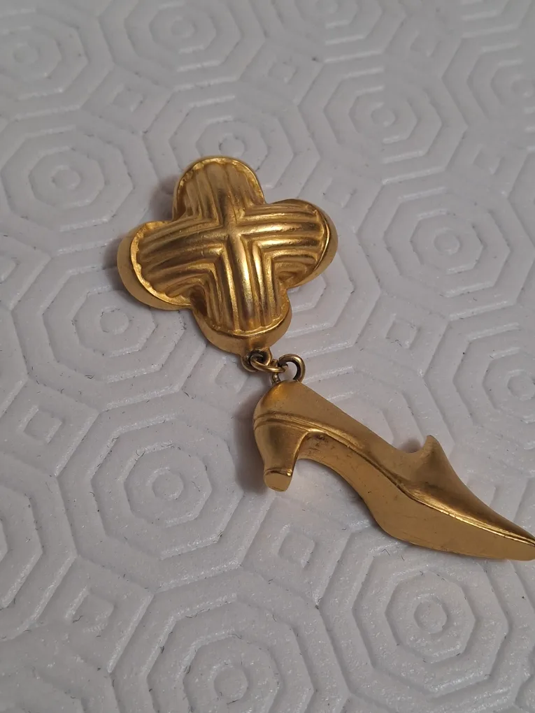 Gold Tone Shoe Dangle Brooch thumbnail