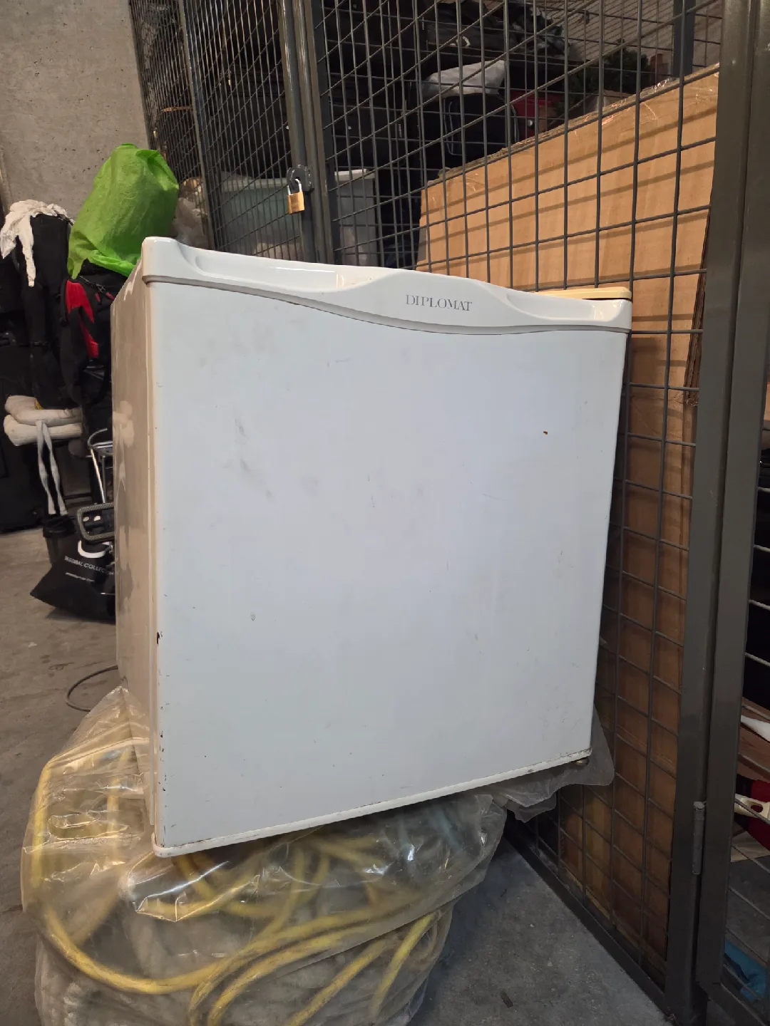 Diplomat Compact Fridge - White