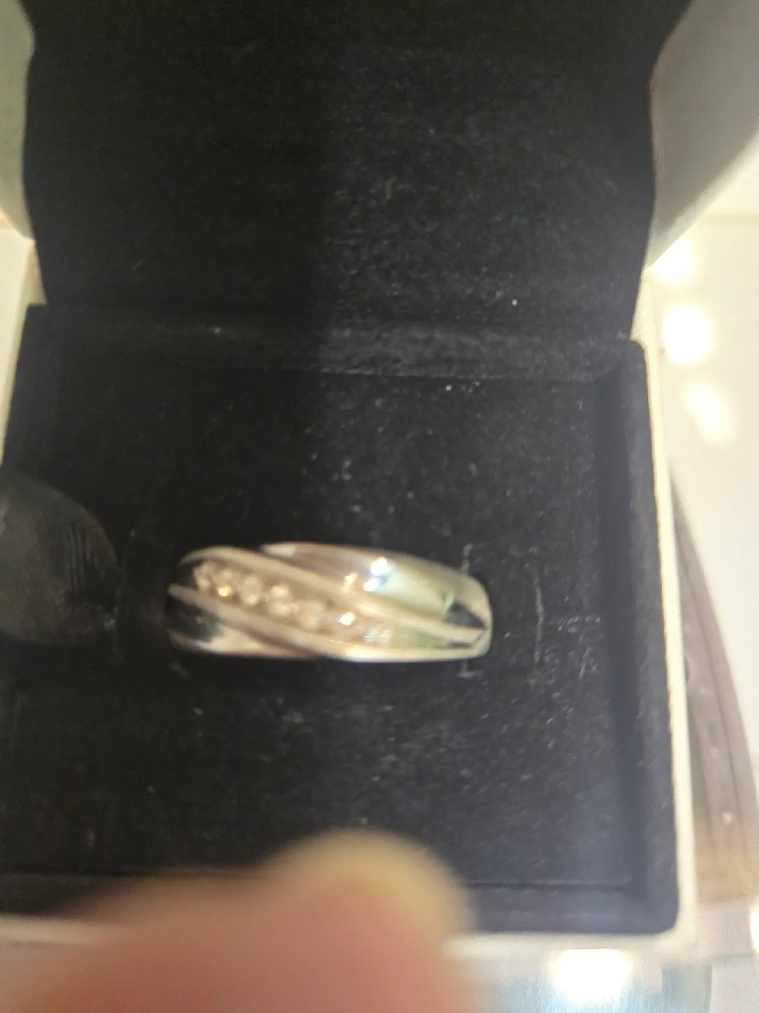 Silver Ring with Diamonds image indicator(2)