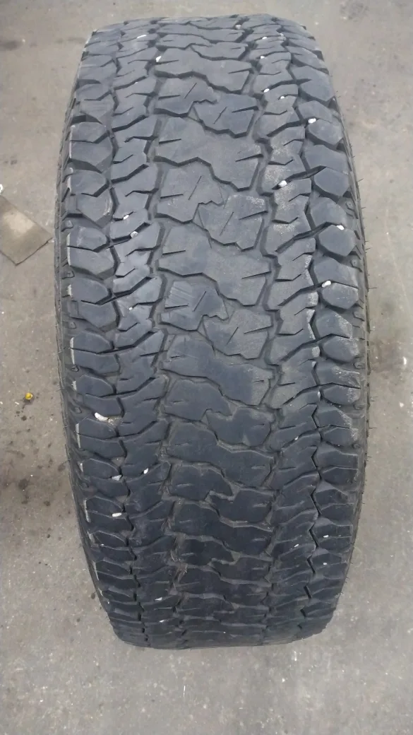 kumho LT 275/70R17 Tire image indicator(2)