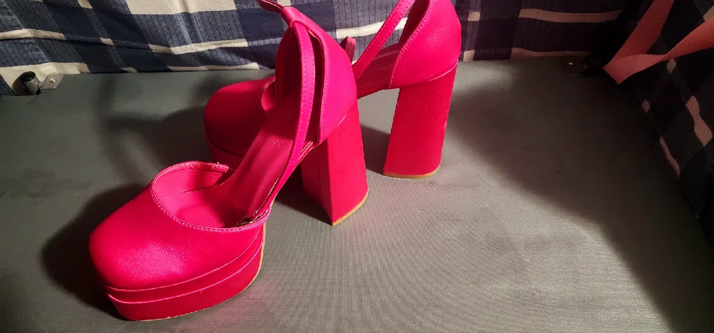 Hot Pink Platform Heels, Size 9 image indicator(3)