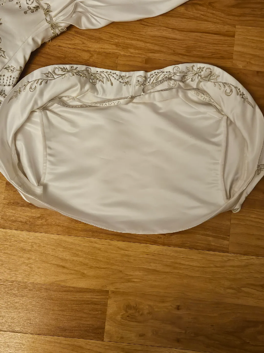 St. Mary's Wedding Dress image indicator(4)