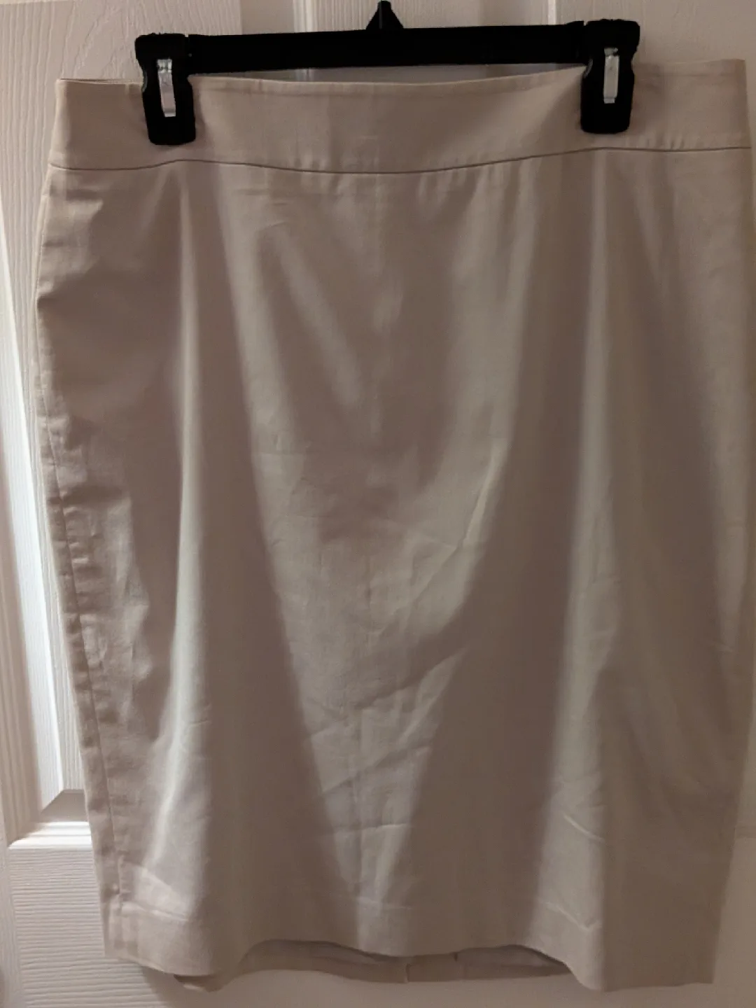 Ann Taylor Beige Skirt - Size 10 thumbnail