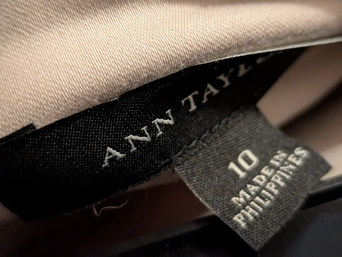 Ann Taylor Beige Skirt - Size 10 image indicator(3)