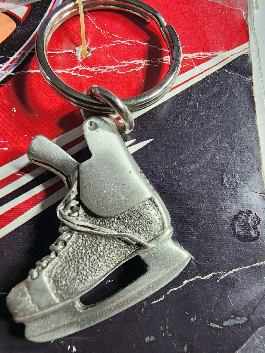 Vancouver Giants Hockey Skate Keychain - photo 2