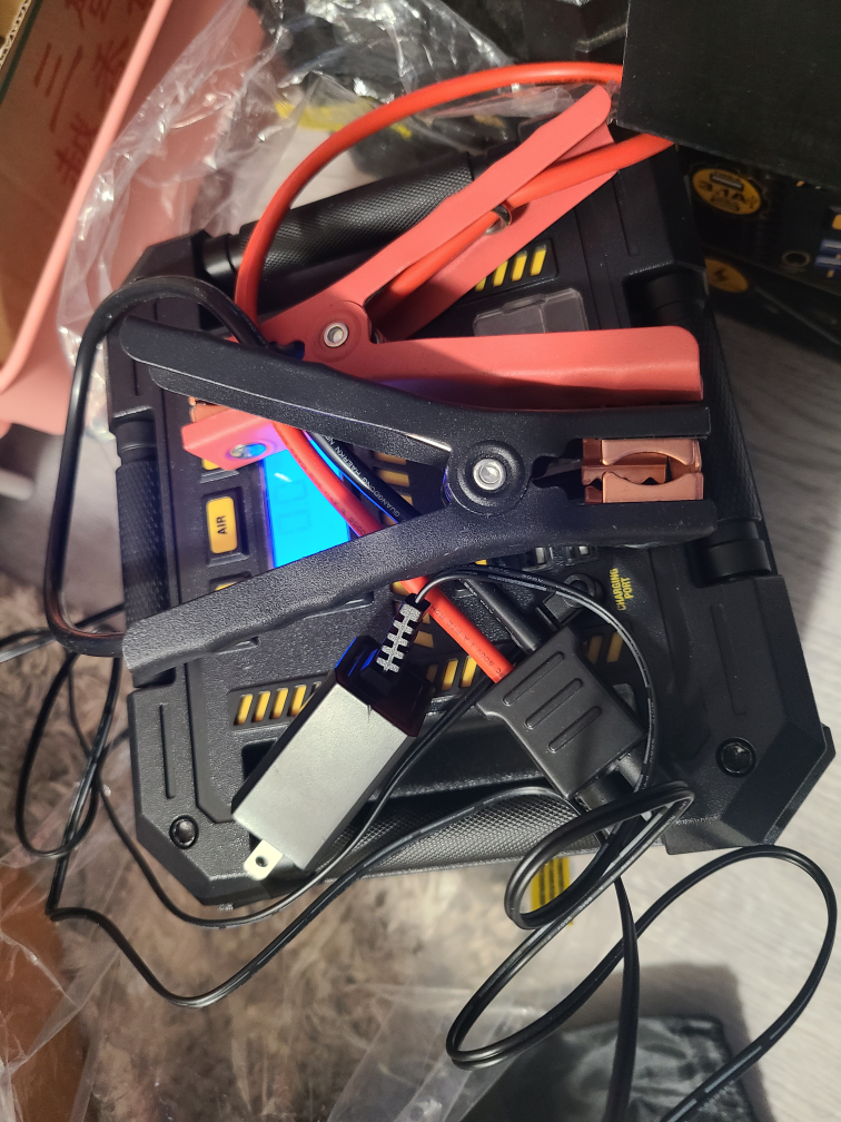 CAT 1200A Professional Power Station Jump Starter - photo 2