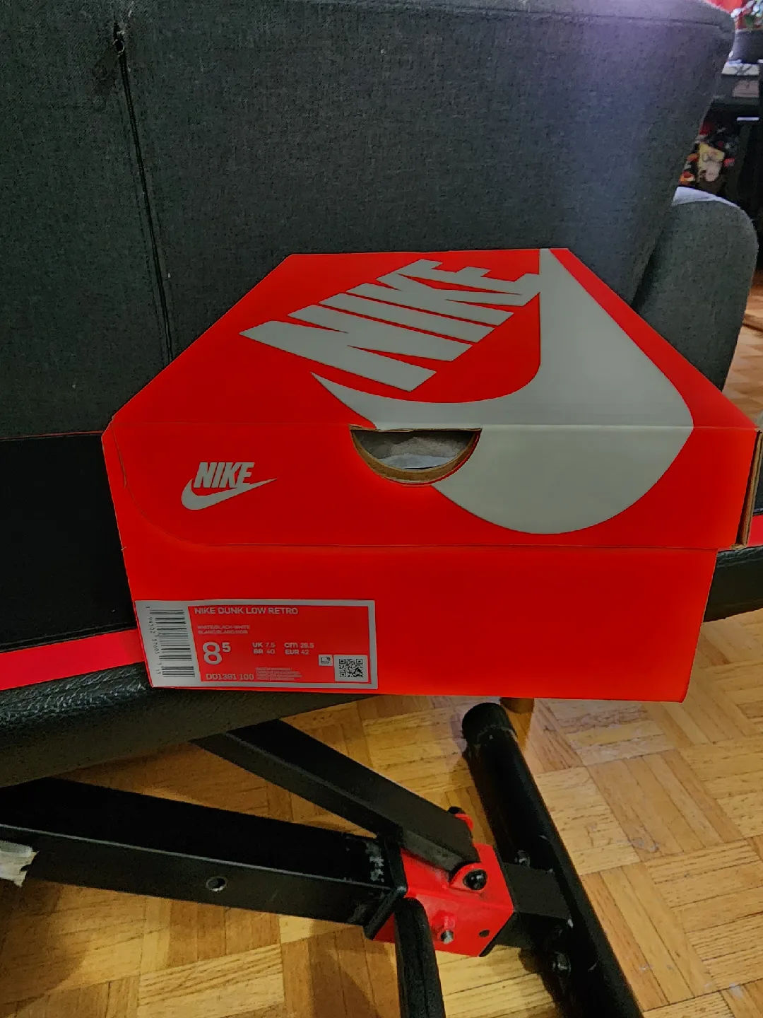 Nike Air Jordan 1 Retro High OG Satin bred image indicator(7)