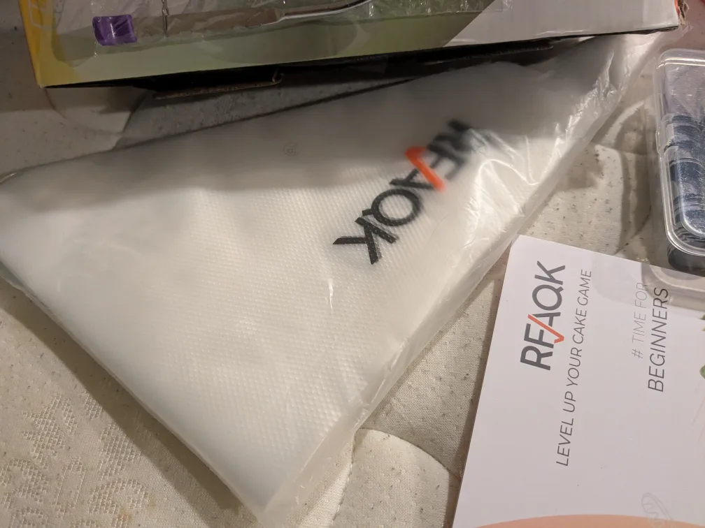 New RFAQK 200 Pcs Cake Decorating Kit image indicator(4)