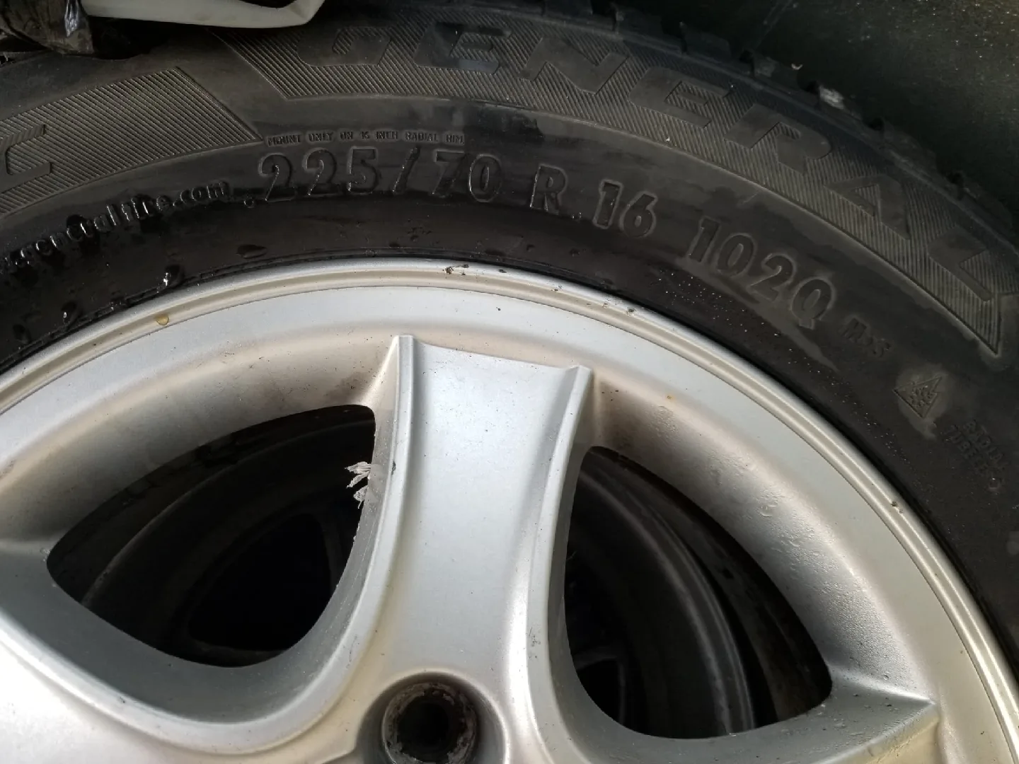 General Altimax Arctic 225/70R16 Tires image indicator(3)