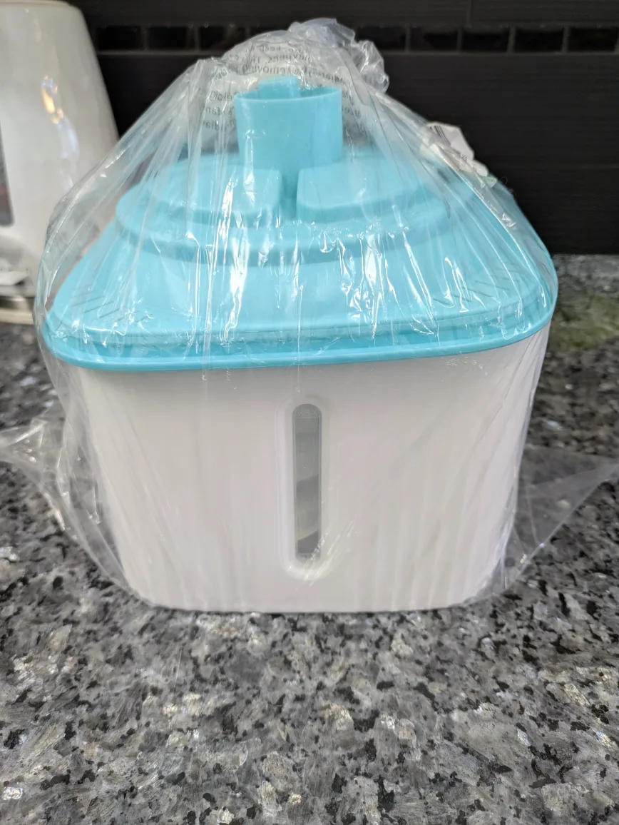 2.5L Pet Water Fountain (EUC) image indicator(2)