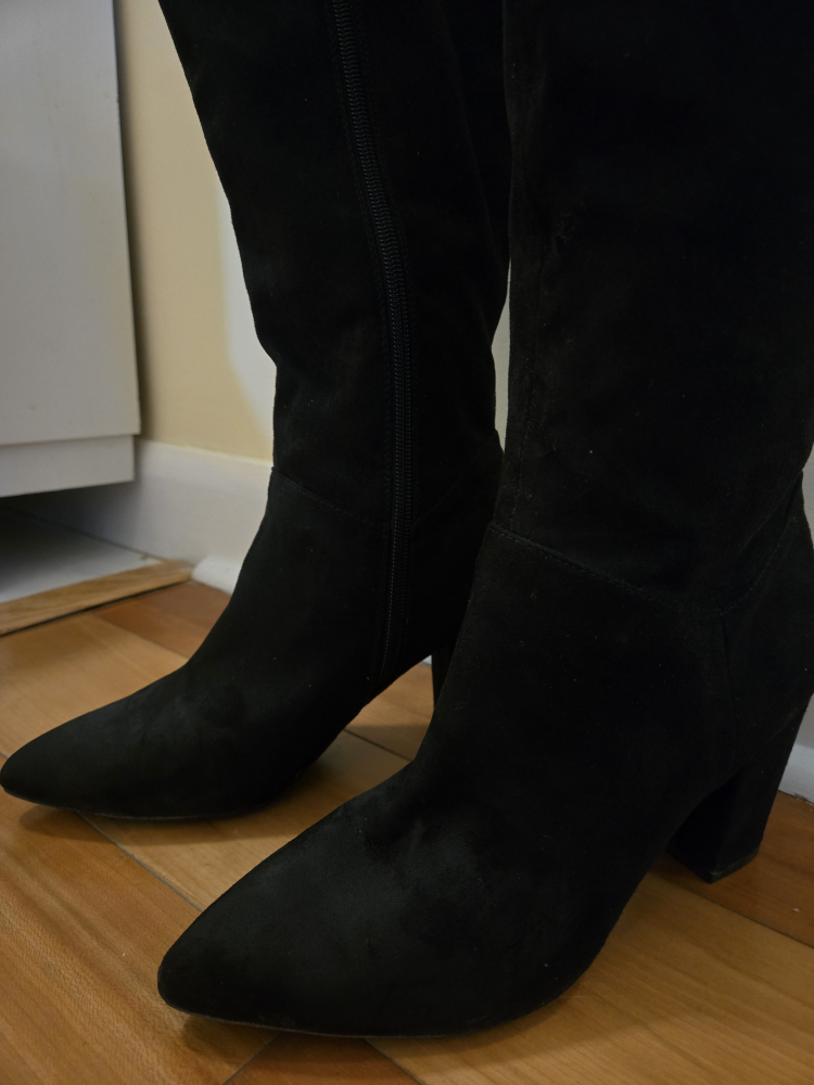 Black Knee High Boots - Size 8