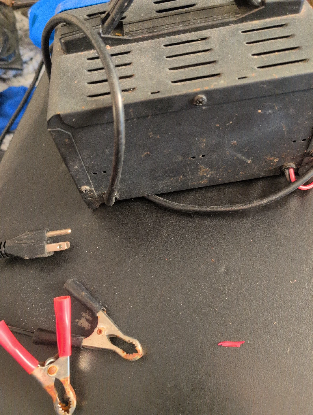 2/6/10A Battery Charger - photo 3