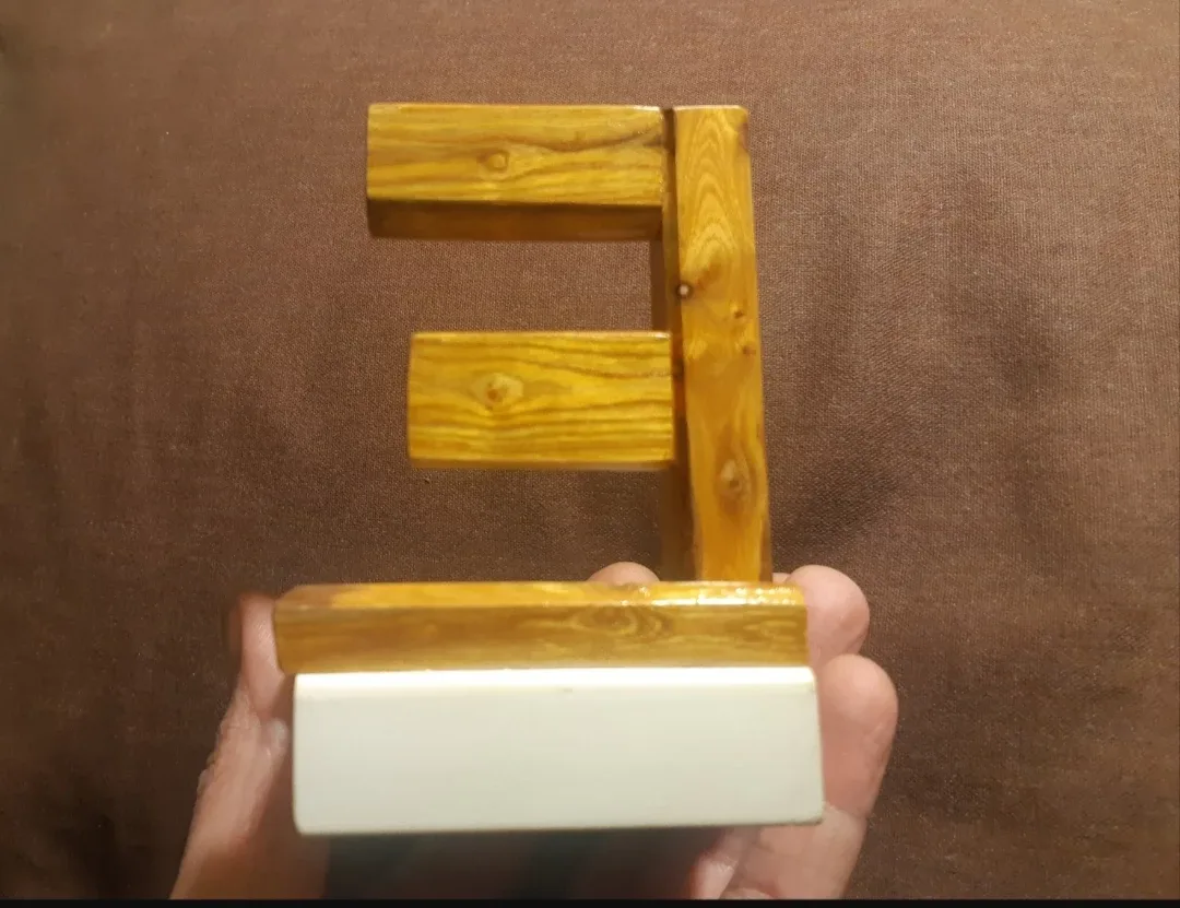 Wooden Watch Stand image indicator(3)