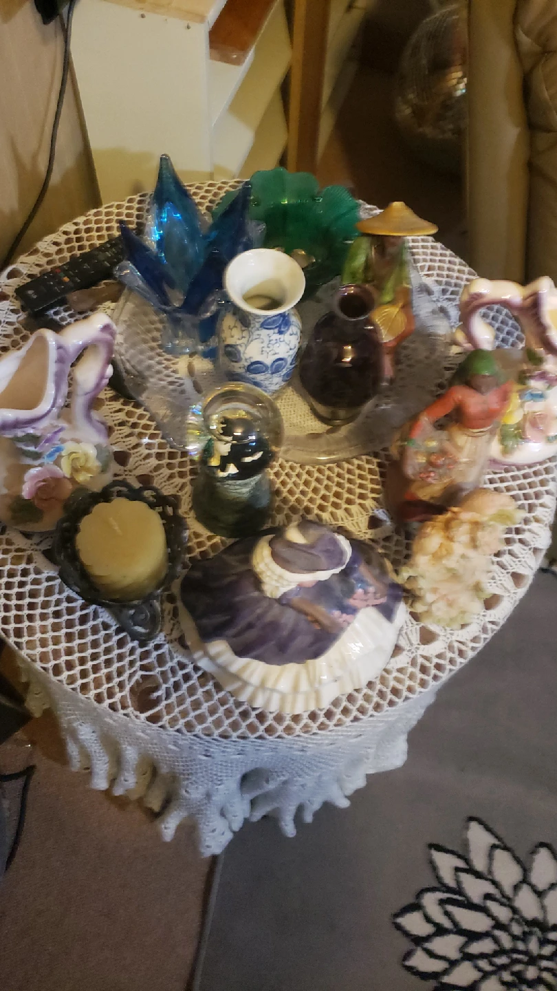 Assorted Decorative Vases & Figurines - photo 3