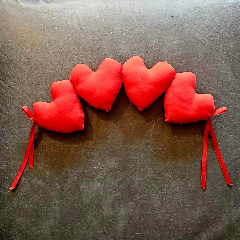 Handmade 'Noel' Heart Ornaments ✨️🎄 #freecycle image indicator(3)