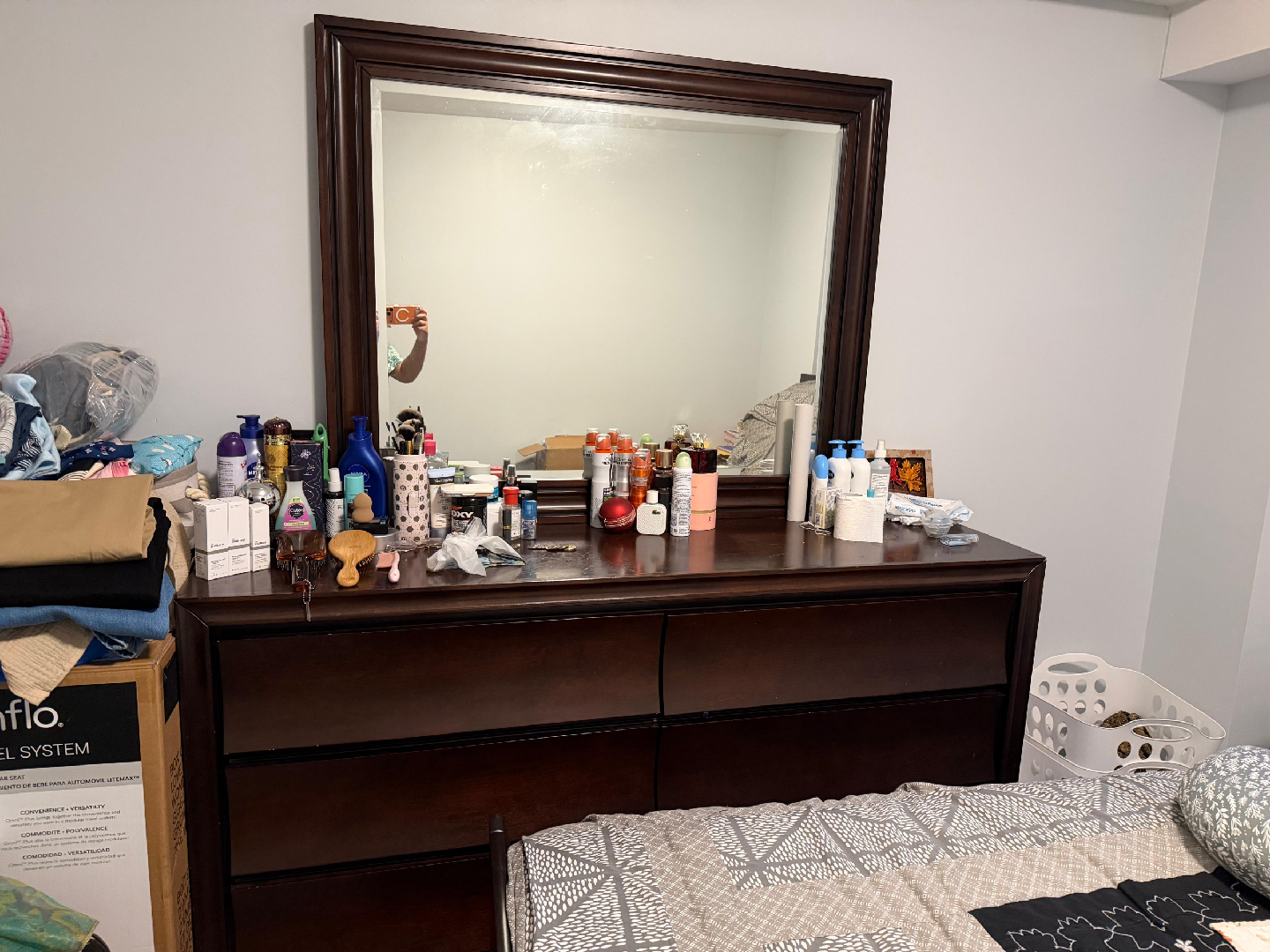 dresser with 6 drawers and mirror