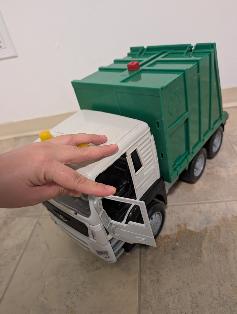 Driven Garbage Truck Toy - photo 5