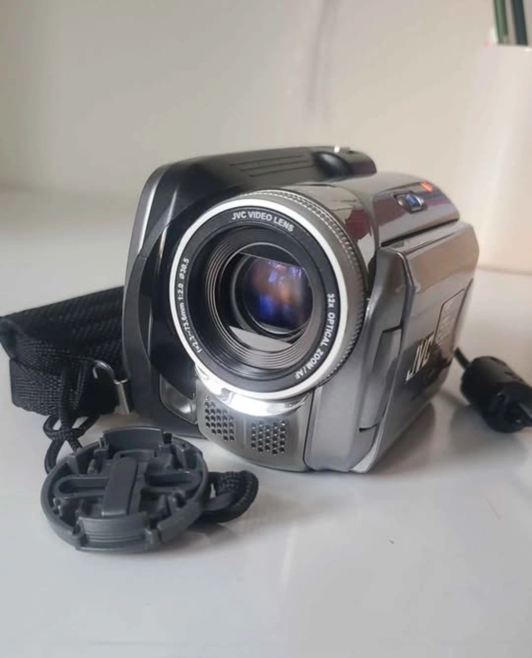 JVC Everio Camcorder - Works Plugged In