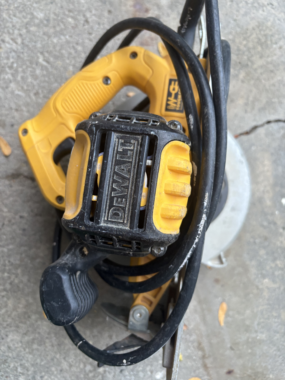 DeWalt DWE575 7-1/4" Circular Saw - photo 4