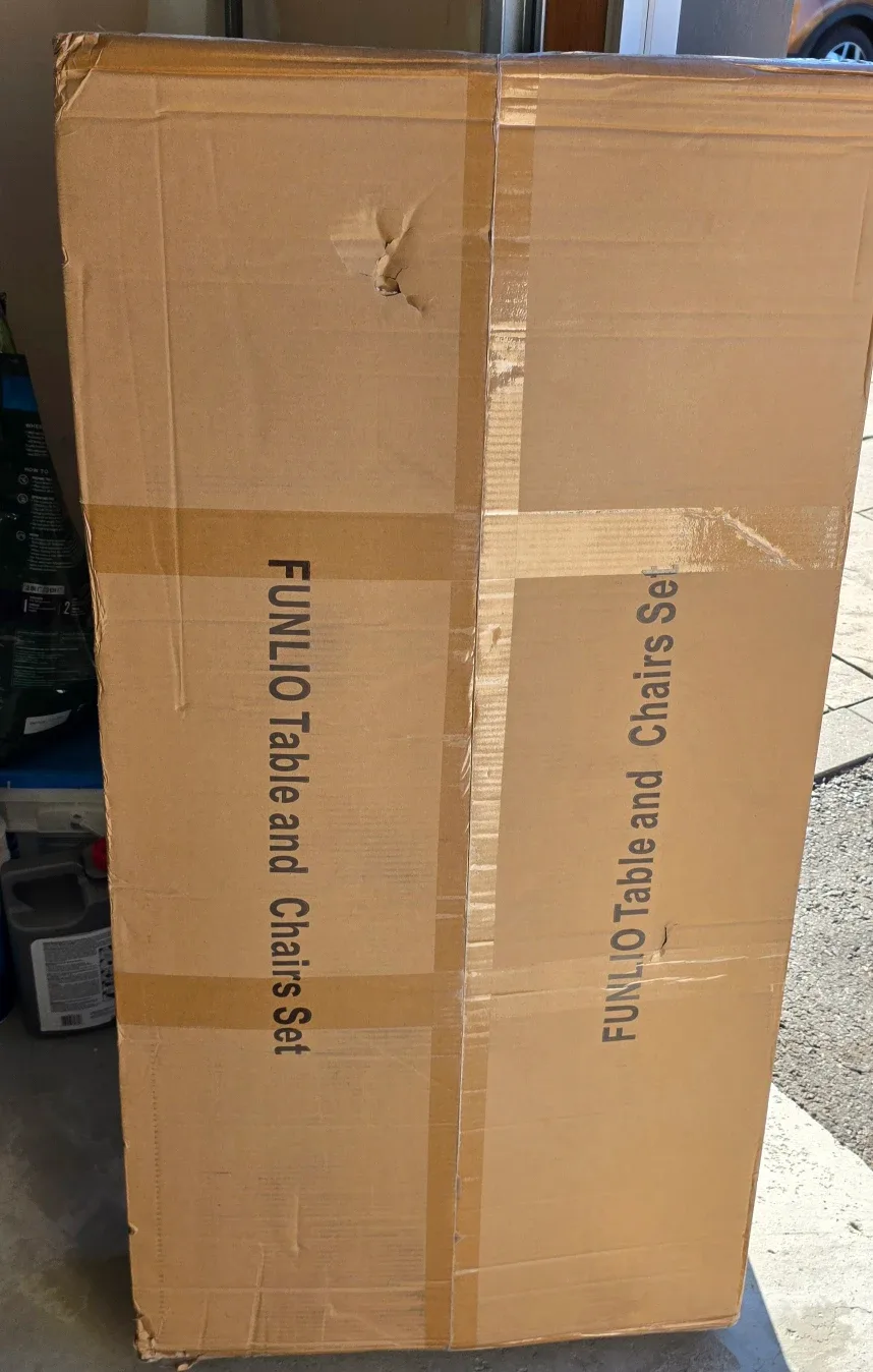 BRAND NEW IN BOX - FUNLIO Kids Table and 4 Chairs Set for Ages 3 image indicator(5)