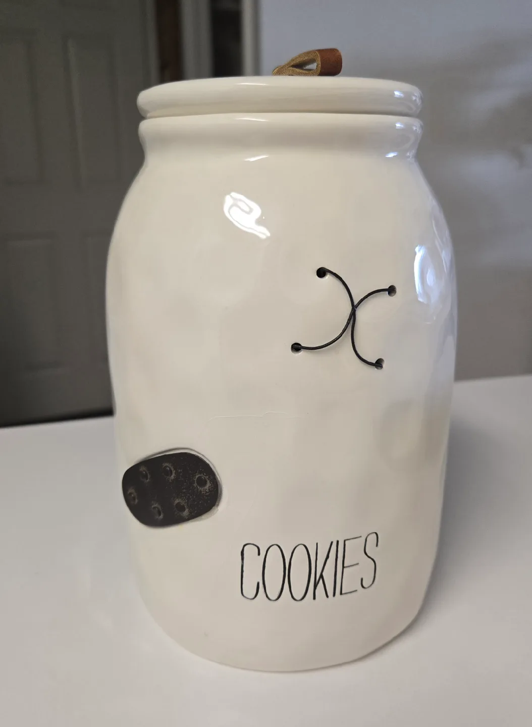 Mud Pie Vintage Inspired Farmhouse Cookie Jar 8.5” image indicator(3)