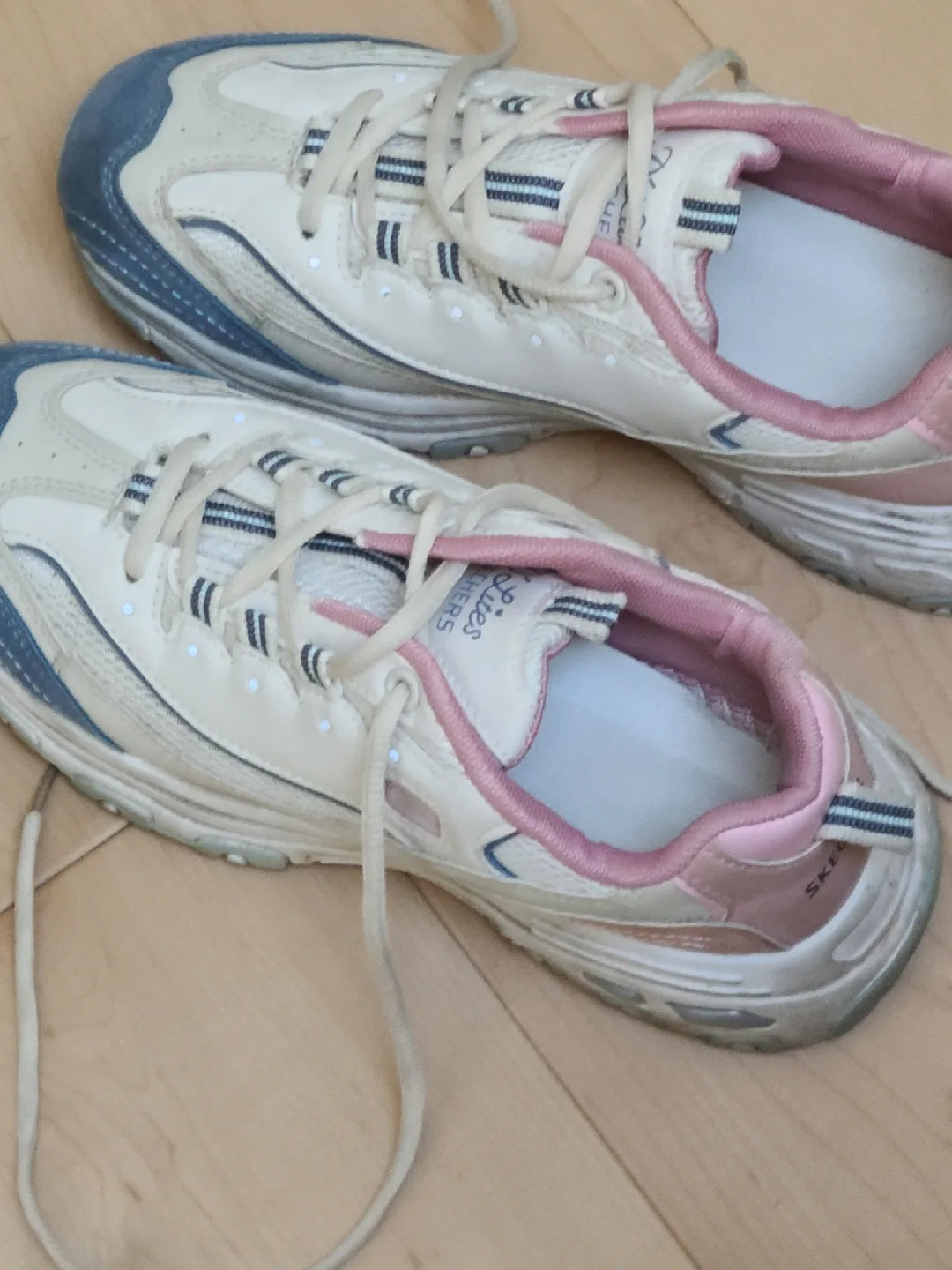 Skechers D'Lites Women's Sneakers image indicator(2)