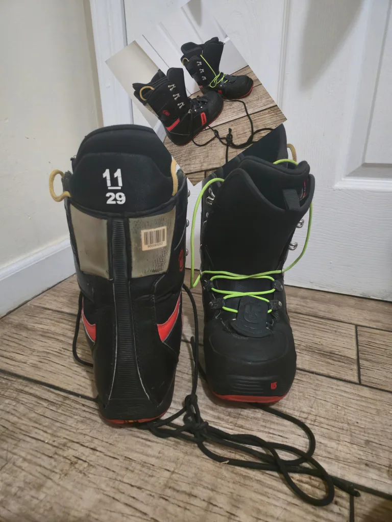 Burton Snowboard Set with Boots (Size 11) image indicator(2)