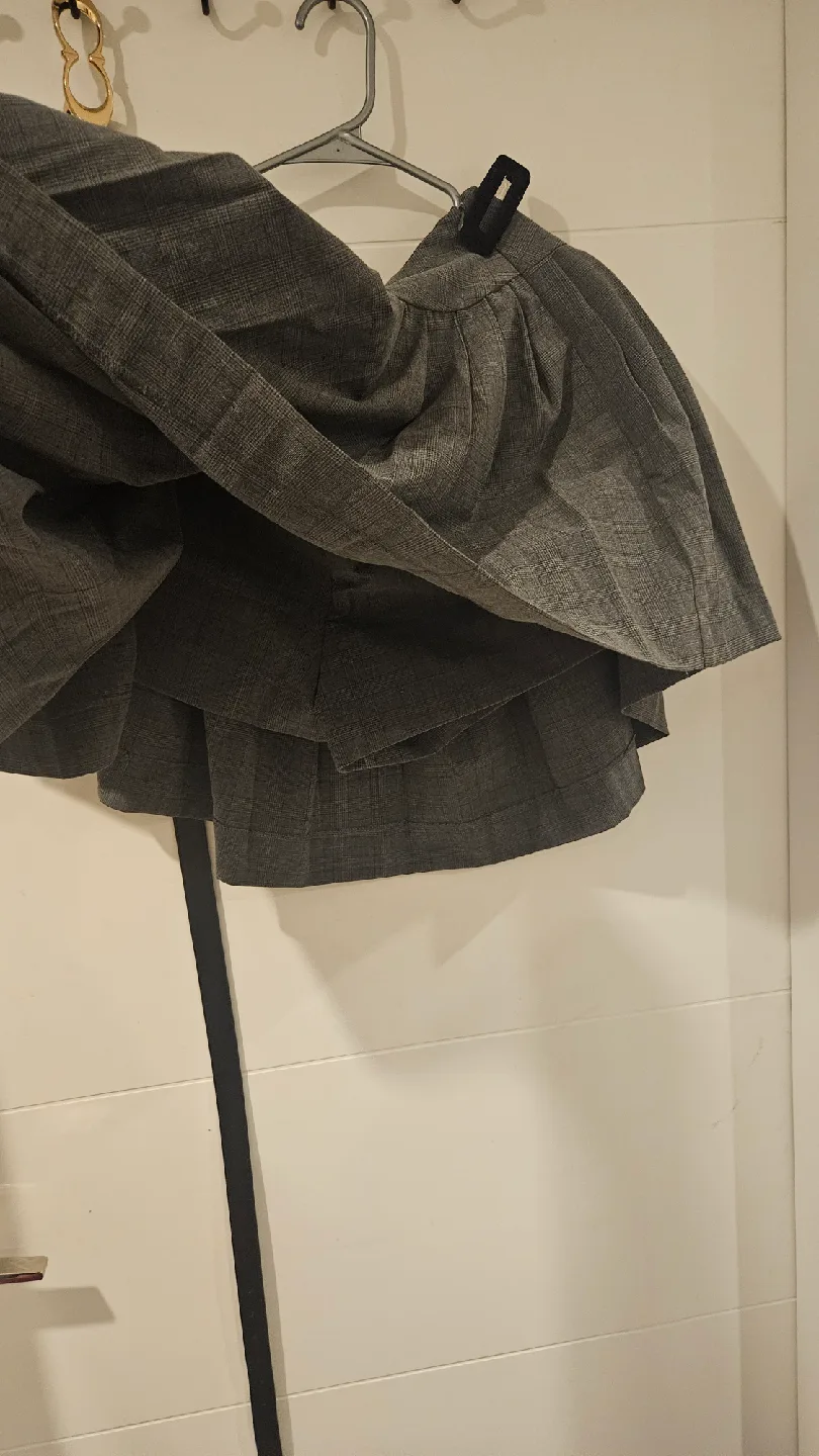 Grey Plaid Pleated Skort image indicator(2)