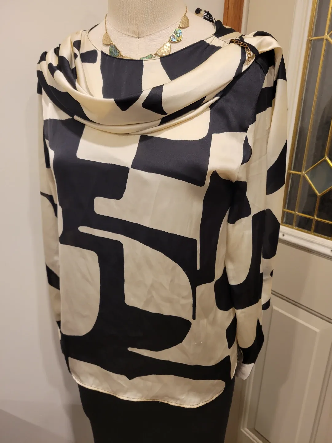 Zara Small top image indicator(2)