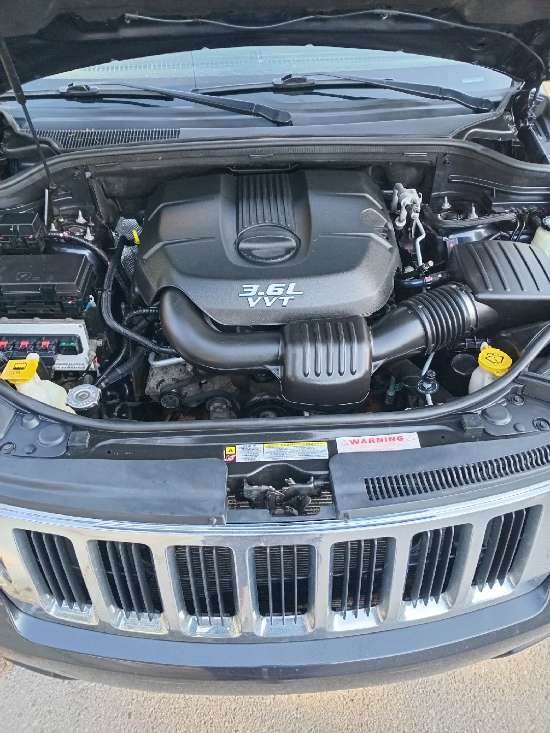 2012 Jeep Grand Cherokee image indicator(2)