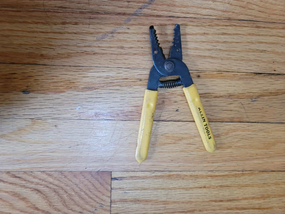 Pelacables: 18 AWG a 10 AWG 6 1/4 pulg.de largo total, image indicator(4)