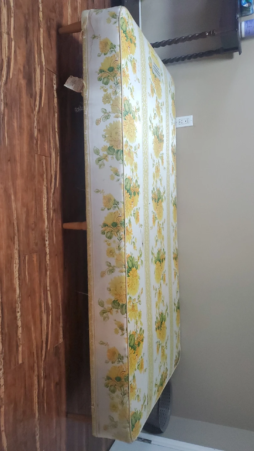 single bed - photo 3