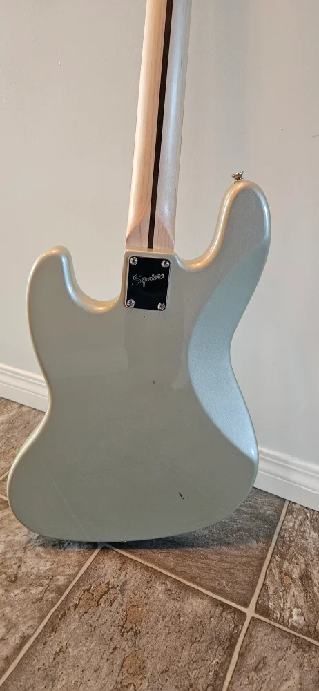 Fender Squier Jazz Bass Guitar image indicator(4)