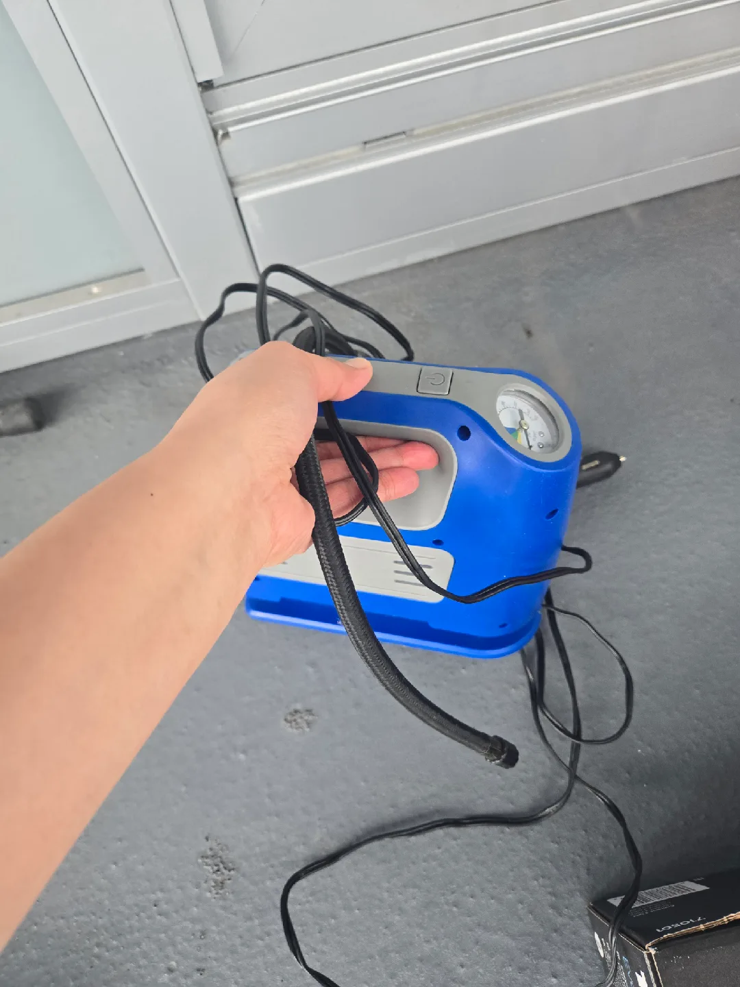 Portable Blue Air Compressor image indicator(2)