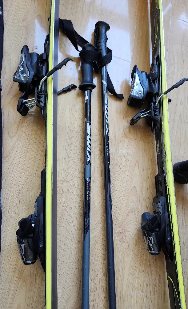 Skis and Swix Poles. 174cm image indicator(10)