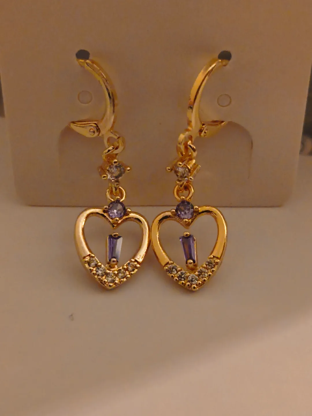 Gold Heart Dangle Earrings image indicator(2)