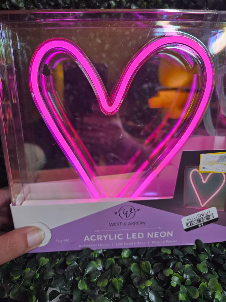 West & Arrow Acrylic LED Neon Heart Light thumbnail