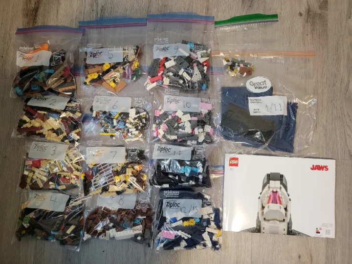 LEGO Ideas Jaws Diorama image indicator(3)