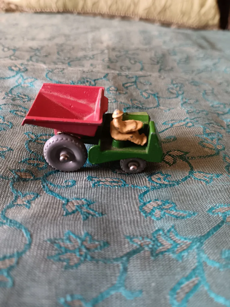 Vintage Toy Dump Truck image indicator(2)