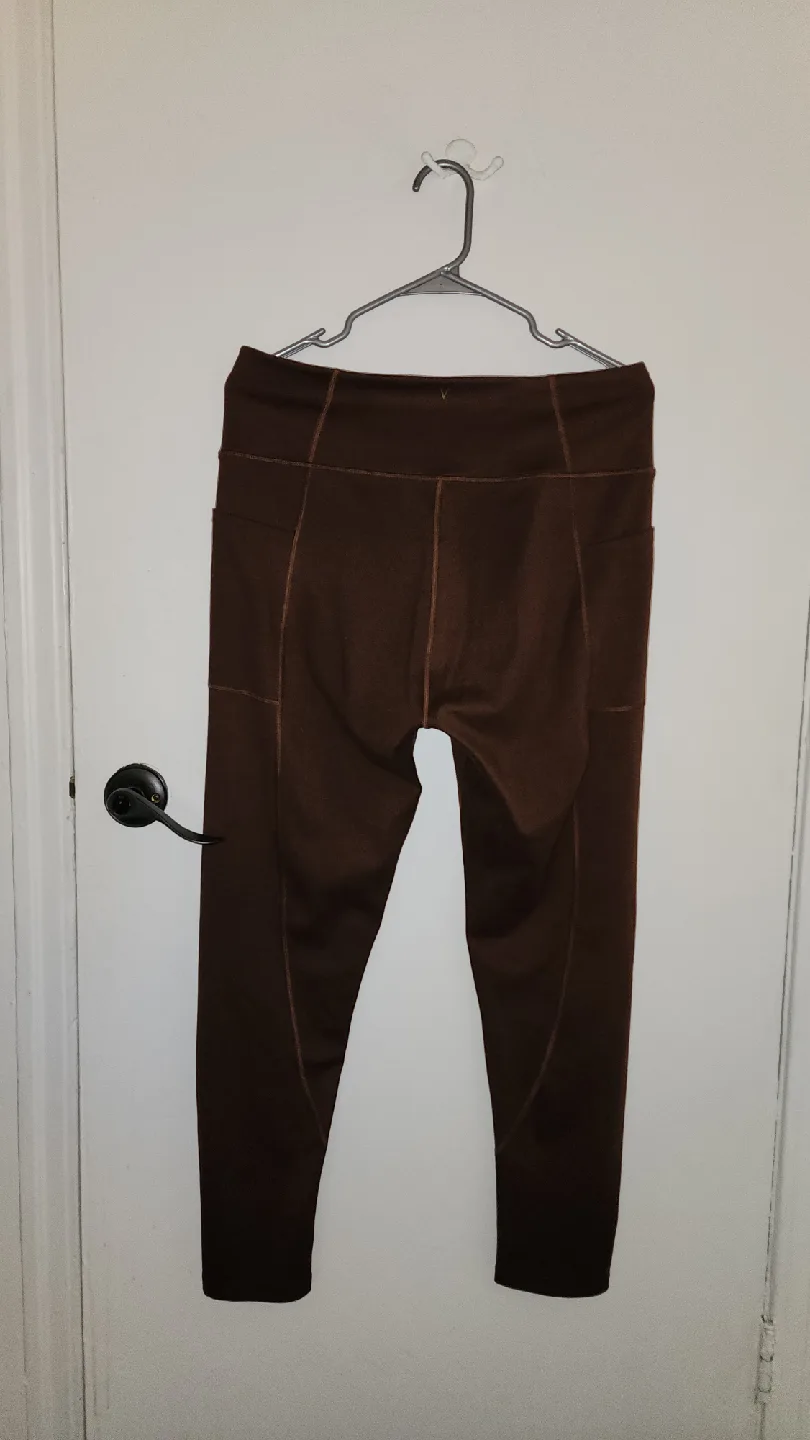 VS Brown Leggings with Pockets image indicator(4)
