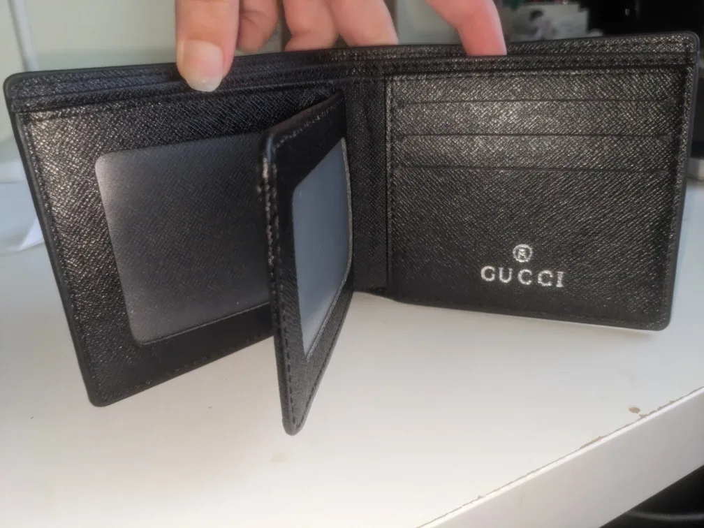 Gucci men's wallet image indicator(2)