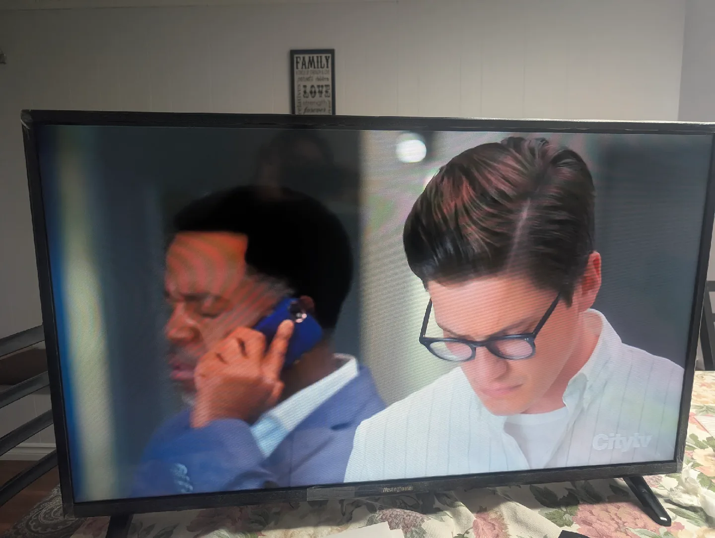 Westinghouse 40" TV - WD40FW2610