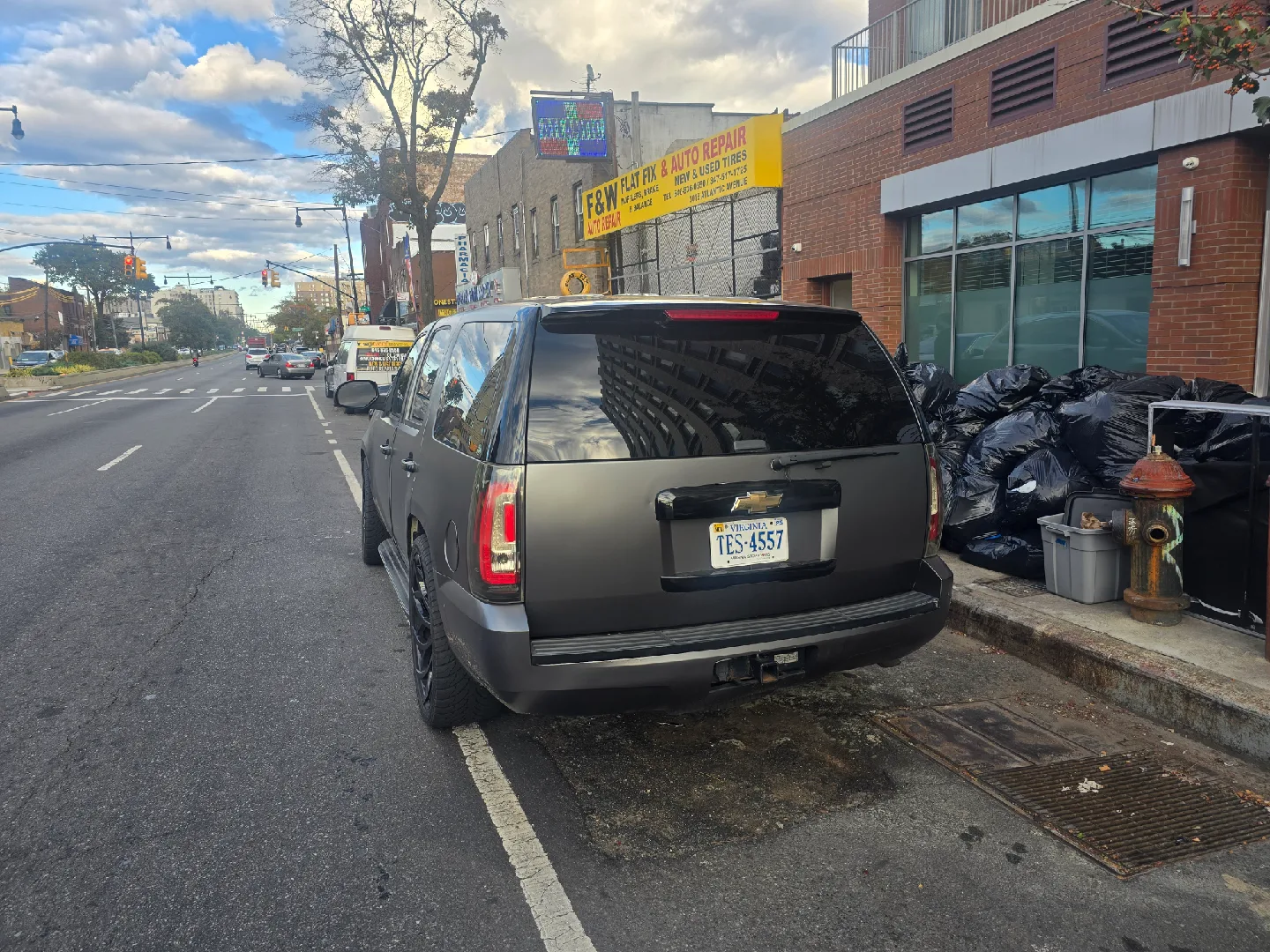 🚘 Chevy Tahoe 2010– Clean & Ready to Ride 💨 image indicator(2)