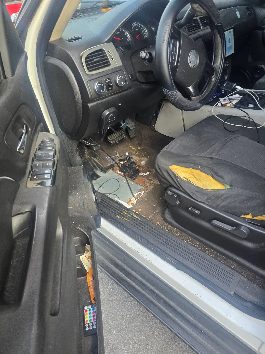 🚘 Chevy Tahoe 2010– Clean & Ready to Ride 💨 image indicator(6)