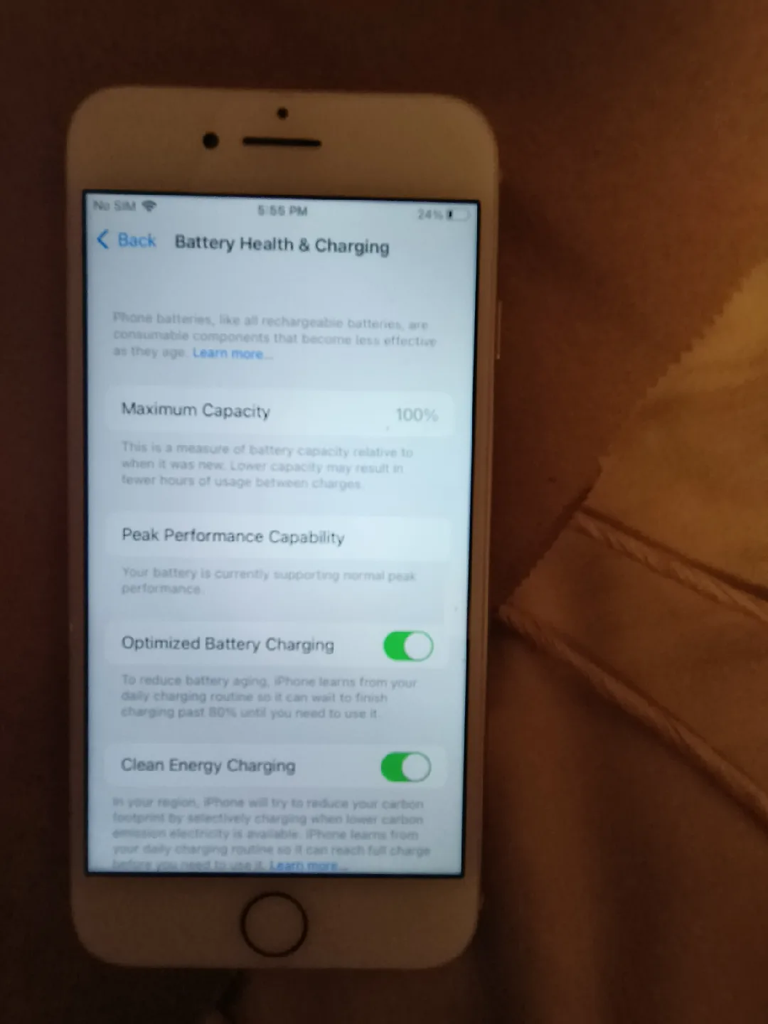 Apple iPhone 8 64GB White image indicator(3)