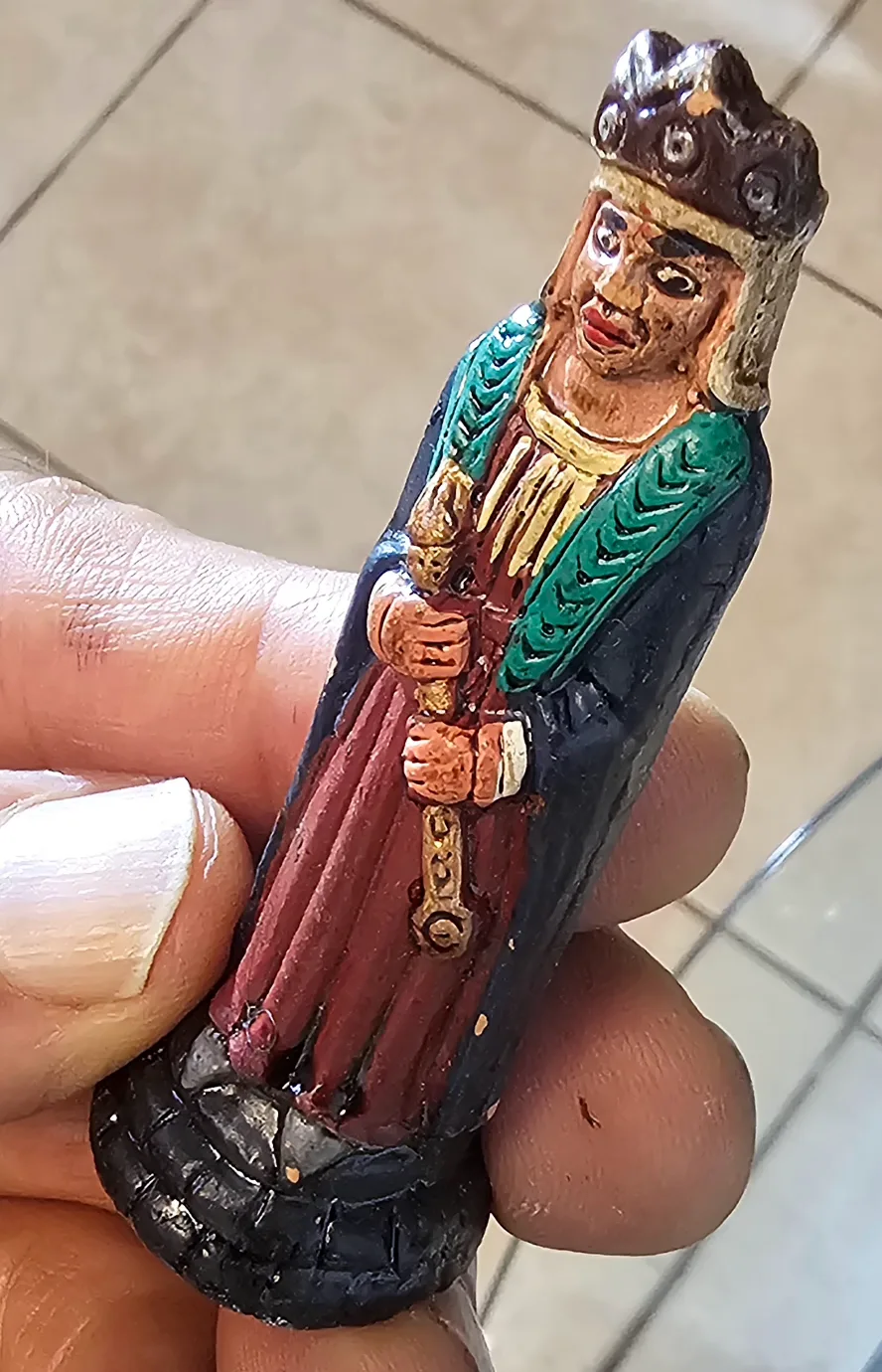 Vintage Hand Carved Chess Set with Board image indicator(7)